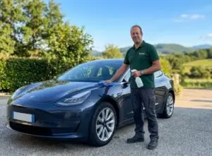 Nettoyage voiture à Voiron : Benoît Teisseire, franchisé Wash&Check, en intervention à domicile dans le Pays voironnais